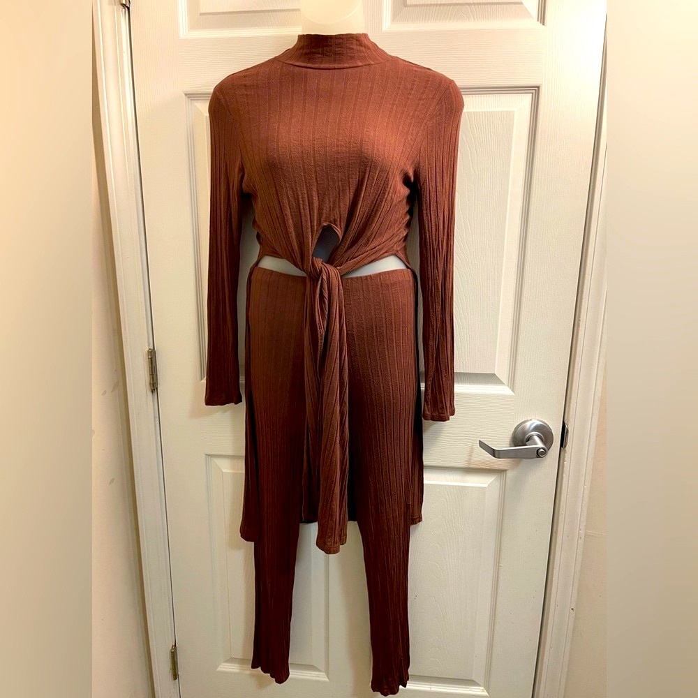 Chic Brown Ribbed Knit Set - Picture 4 of 5